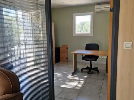 bureaux 65m² meublés