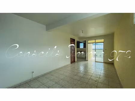 location appartement t3 à rivière-salée