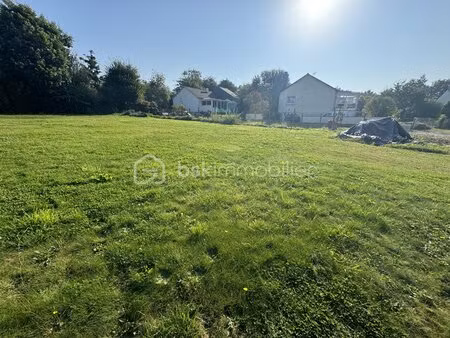 terrain commercial de 650 m² à thorigne-fouillard