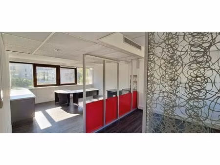 location bureau 110 m² à le cannet (06110)