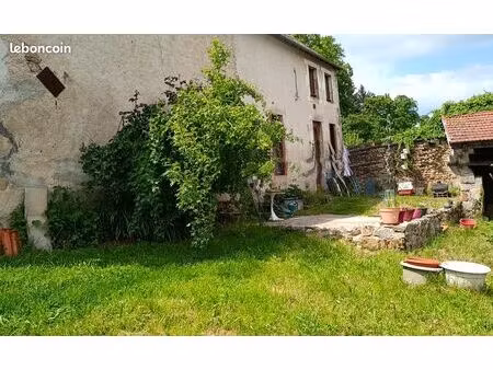 longère 160 m2 + champ + source