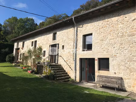 jolie bâtisse de 12 pièces 187 m2 avec terrain d'environ 2000m².