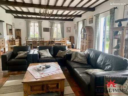 propriété 7 pièces 248 m²