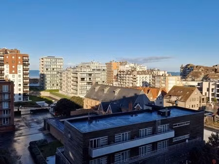 grand appartement (105m2) avec deux chambres et un coin a d