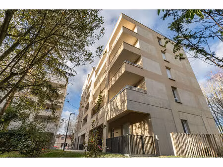 bld j. verne - dans copropriété neuve  bel appartement 5 pièces s'ouvrant sur une terrasse