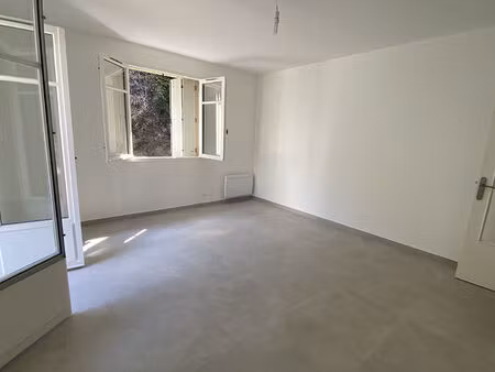 location appartement 4 pièces 80 m² à saint-andré-de-la-roche (06730)
