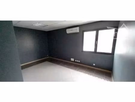 blois  a vendre bureaux 82 37m²