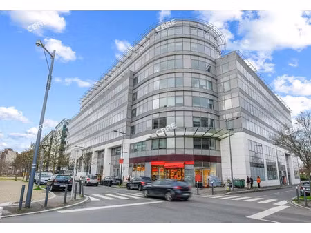 location bureau bobigny 2 882 m²