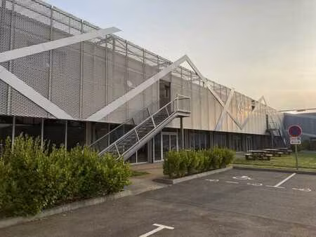 location bureau 1500 m² à le relecq-kerhuon (29480)