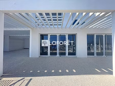 local commercial port leucate