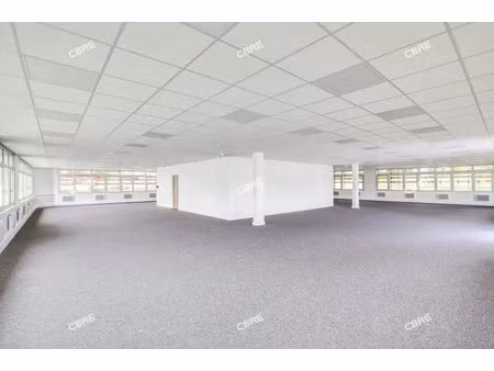 location bureau paray vieille poste 10 616 m²