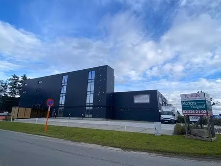 bureau rénové de haute qualité à louer à temse