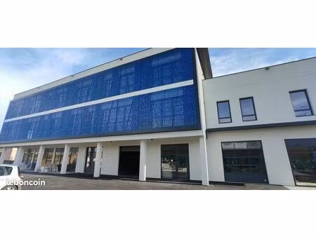 bureaux 168 m² vaulx milieu