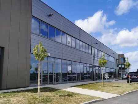 location bureau 864 m² à vern-sur-seiche (35770)