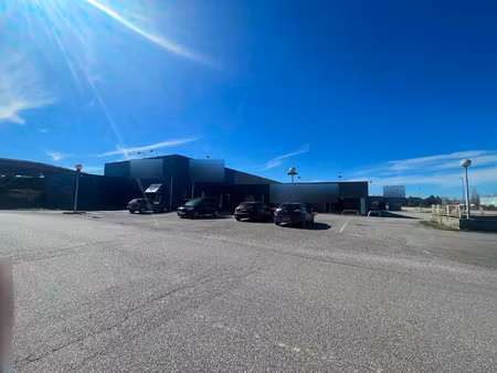 vente commerce 2377 m² bourg-de-péage (26300)