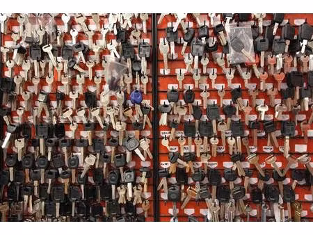 dans un centre commercial: cession de fonds de commerce cordonnerie multi services