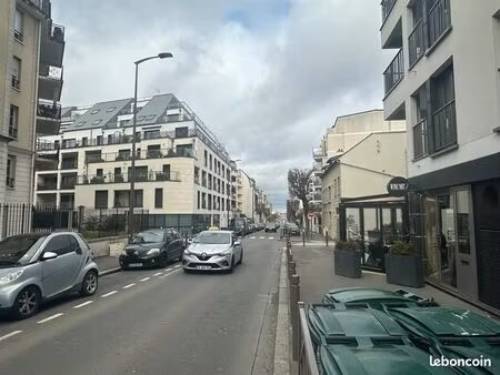 boutique 82 m² rosny sous bois