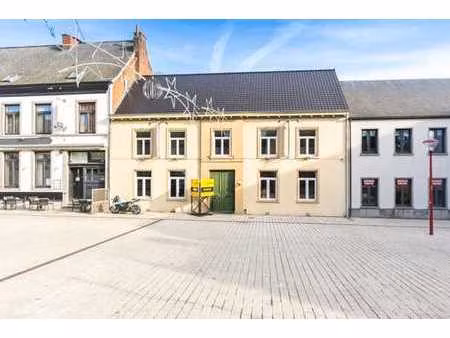 uniek gelegen horeca- of handelspand met ruime woonst...