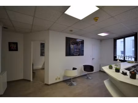 location bureaux et commerces à pont-rousseau (44400) : à louer / pont-rousseau