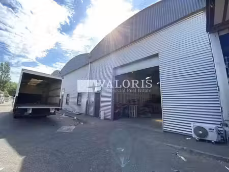 location commerce 3010 m² à saint-priest (69800)