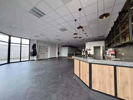 location commerce 236 m² à tours (37100)