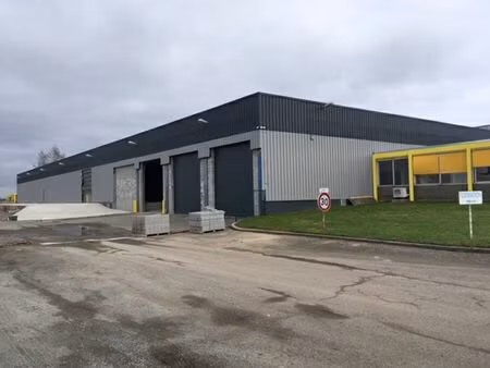 entrepôts à louer à chapelle-lez-herlaimont