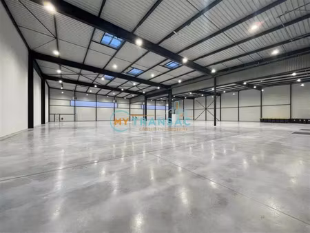 location local industriel 1280 m² à le bourget (93350)