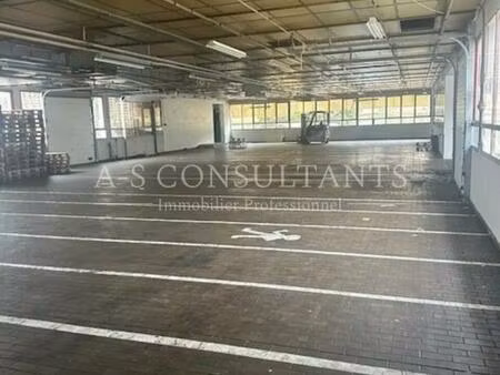 location local industriel 1800 m² à saint-pierre-en-faucigny (74800)