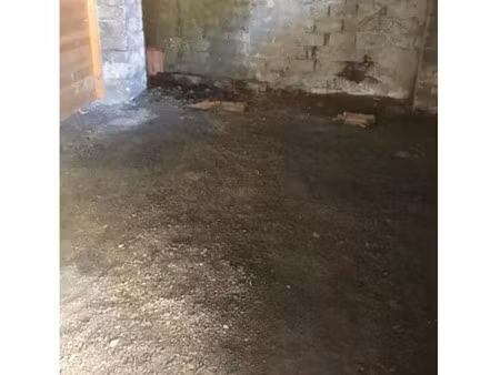 location parking 20m2 la roche-sur-foron 74800 - 75 € - surface privée