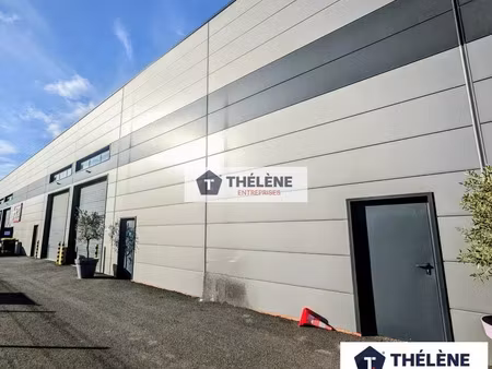 location local commercial 300m2 aigues-mortes 30220 - 2700 € - surface privée