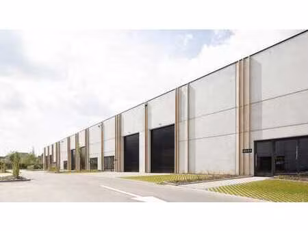 local pme de 297m² à vendre/à louer à terbiest  saint-tron