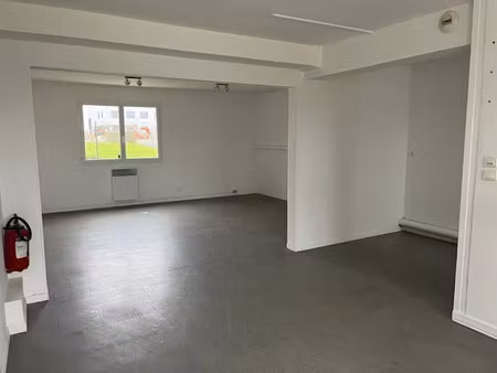 location locaux professionnels 40 m² à boissy-le-châtel (77169)  nan €