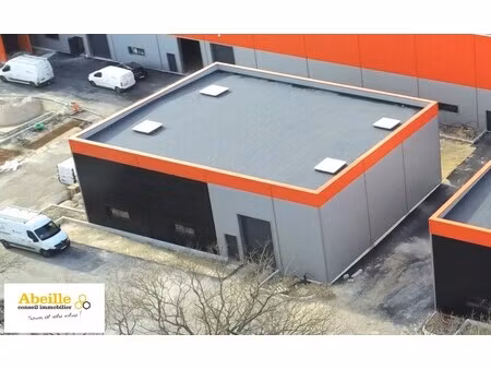 location local commercial