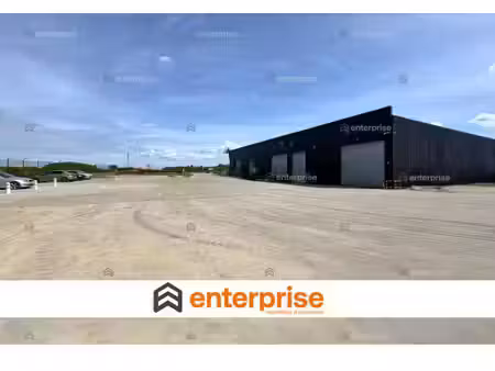 location local commercial