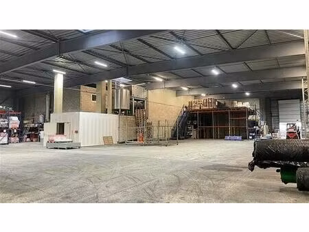 location local d'activités claye souilly 950 m²