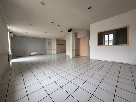 location locaux professionnels 3 pièces 140 m² à pezenas (34120)  1 100 €