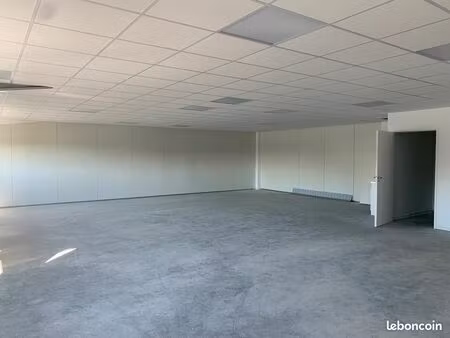 local 120 m² salleboeuf
