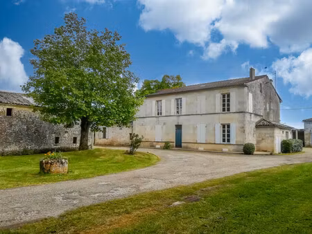 maison à vendre à bois (17240) - charente-maritime