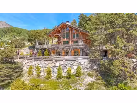 chalet de luxe de 260 m2 en vente auron  france