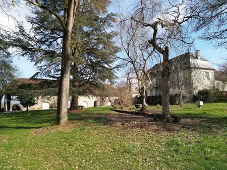 vente propriété 11 pièces 415 m² à la chapelle-aux-saints (19120)  769 600 €