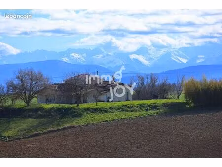 villa 8 pièces 216 m²