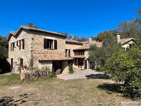 loriol sur drome-propriété en pierres