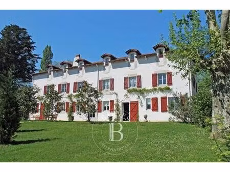 maison de luxe de 8 pièces en location à urrugne  nouvelle-aquitaine