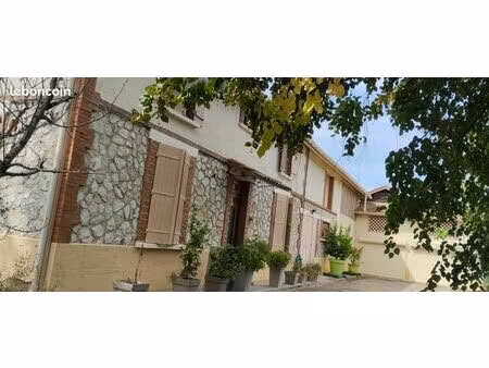 maison avec bâtiments exploitation