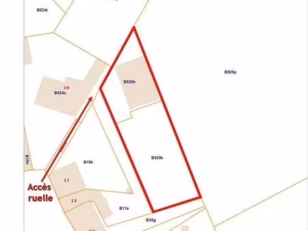 terrain en zone d'habitat situé au fond d'une ruelle