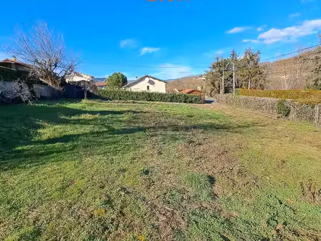 rare  beau terrain de 600 m² au calme  ensoleillé  proche des commodités