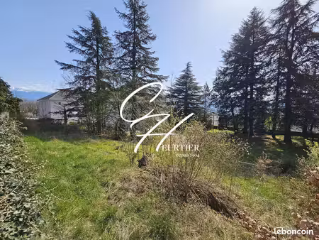 terrain 642 m² claix