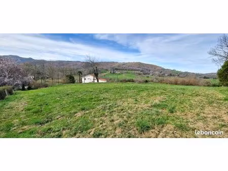 terrain 1601 m² ance