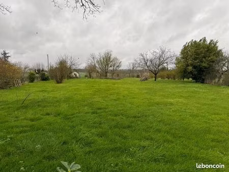 terrain 2 160 m² genouilly