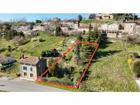 terrain constructible de 712m²